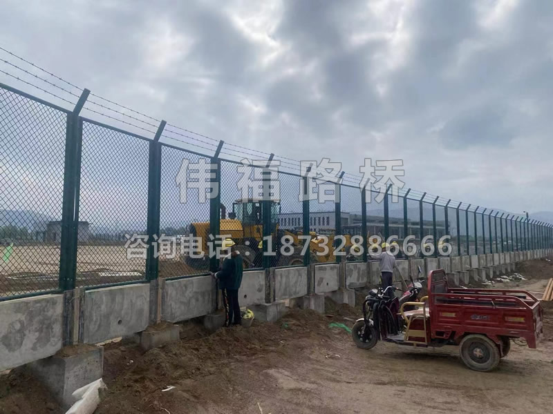 保(bǎo)稅區護(hù)欄網