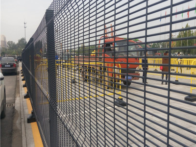 密紋(wén)網護欄